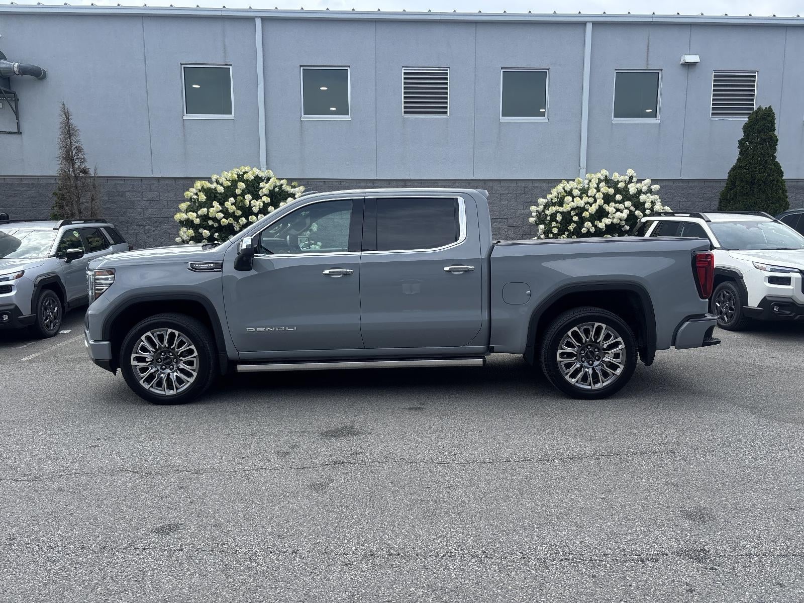 2025 GMC Sierra 1500 Crew Cab Short Box 4-Wheel Drive Denali Ultimate