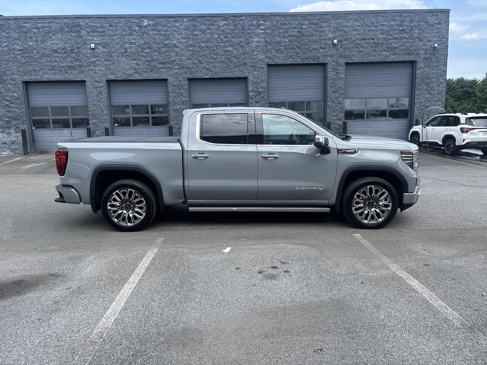 2025 GMC Sierra 1500 Crew Cab Short Box 4-Wheel Drive Denali Ultimate
