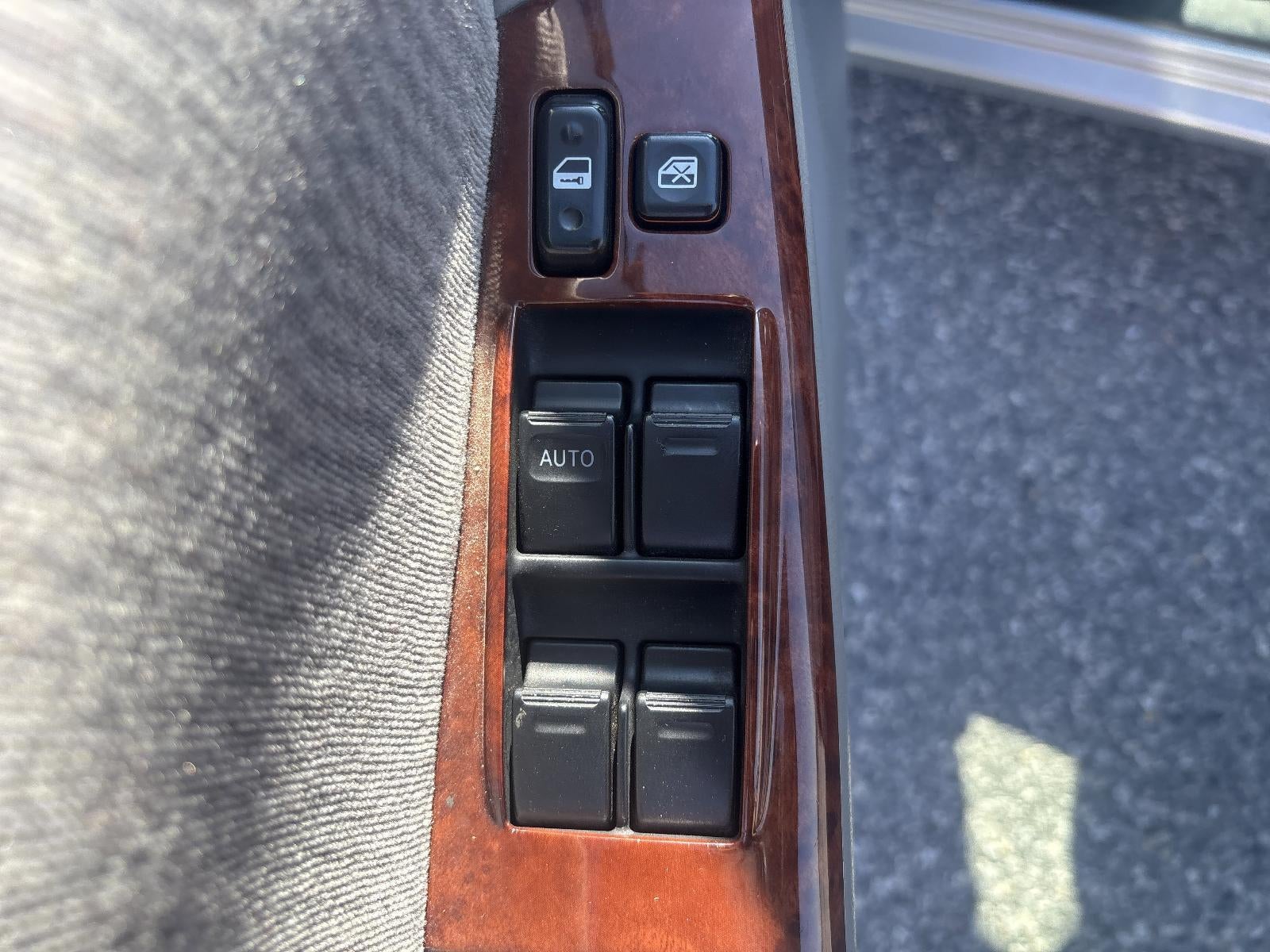 2005 Toyota Corolla LE