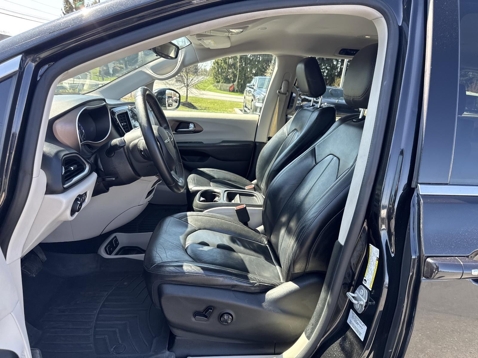 2017 Chrysler Pacifica Touring-L FWD