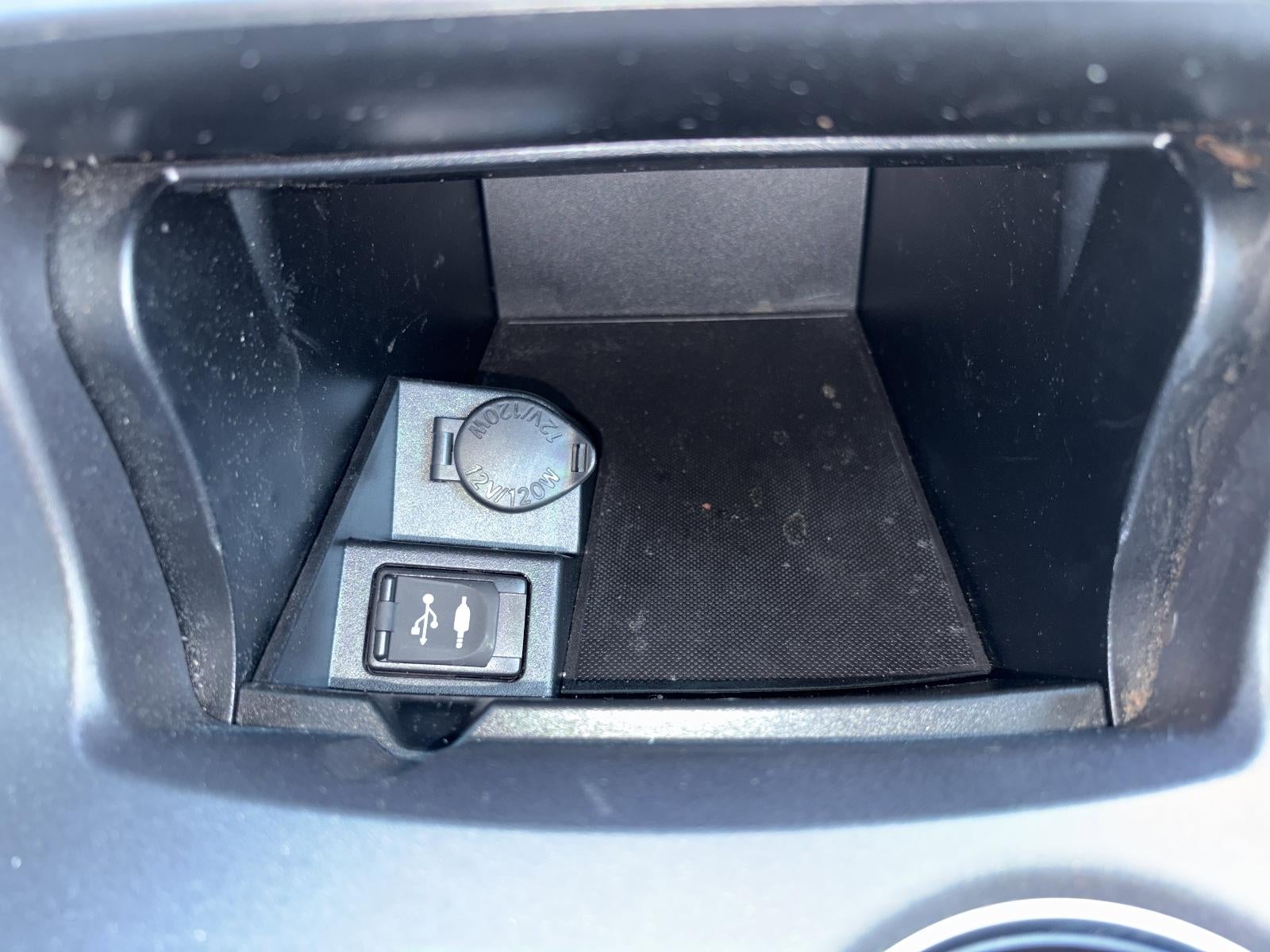 2017 Toyota Camry LE Auto (SE)