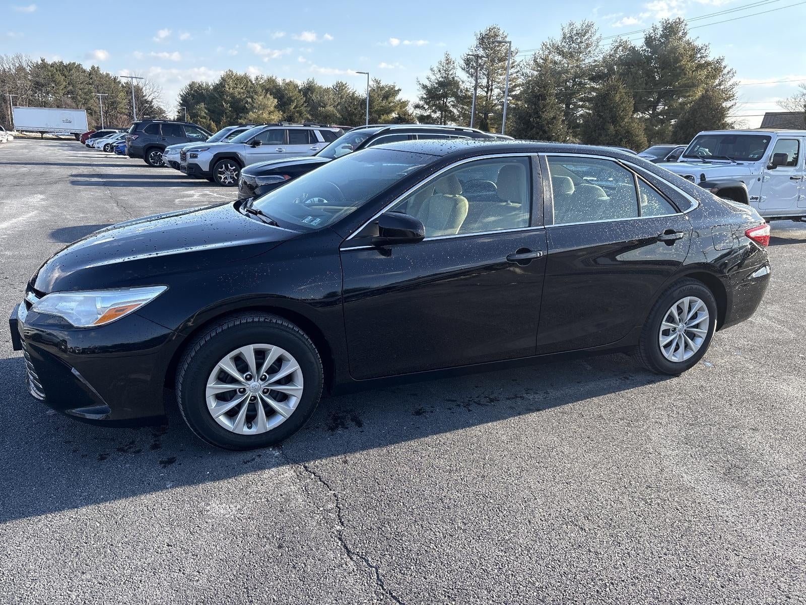 2017 Toyota Camry LE Auto (SE)