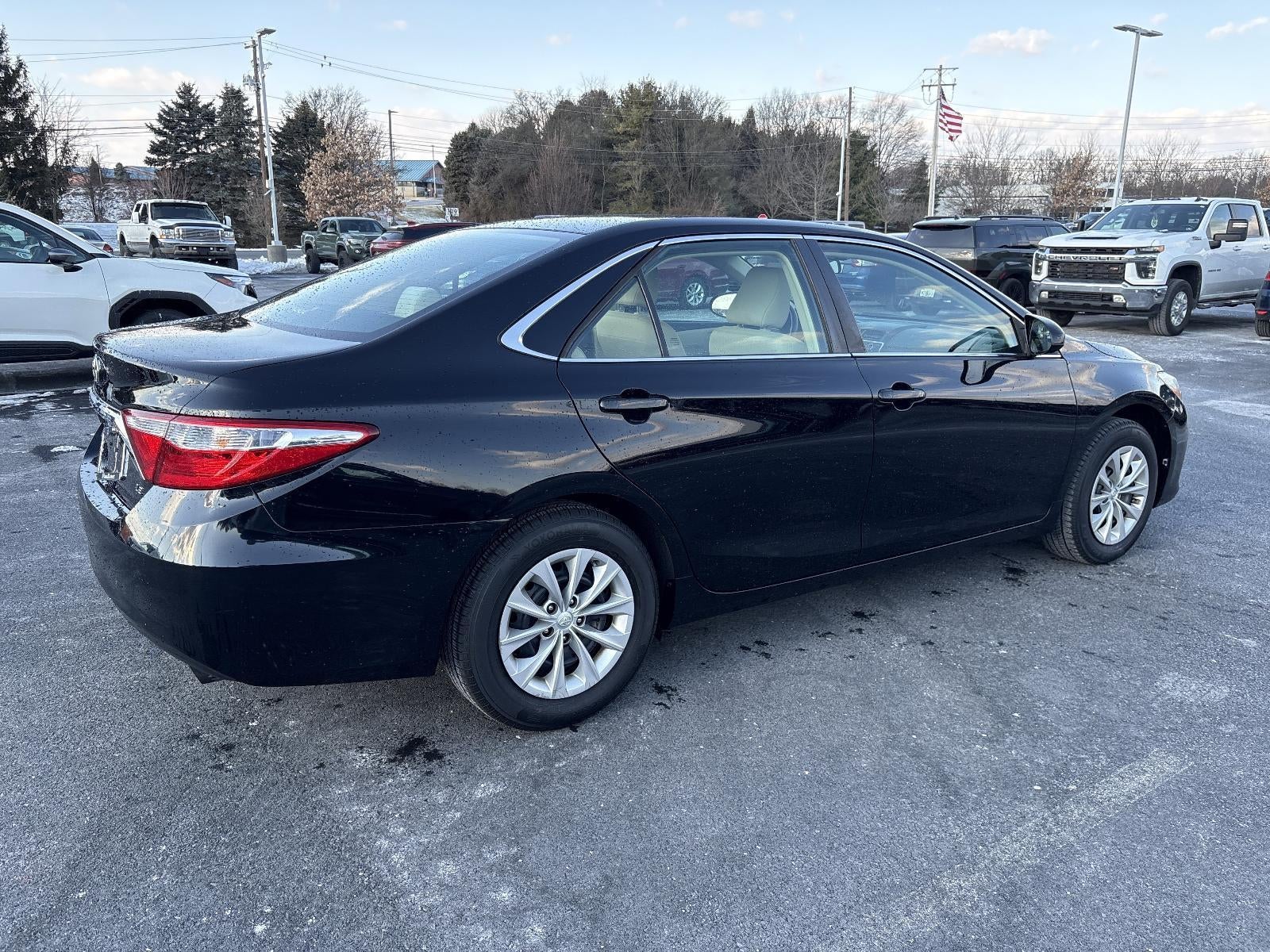 2017 Toyota Camry LE Auto (SE)