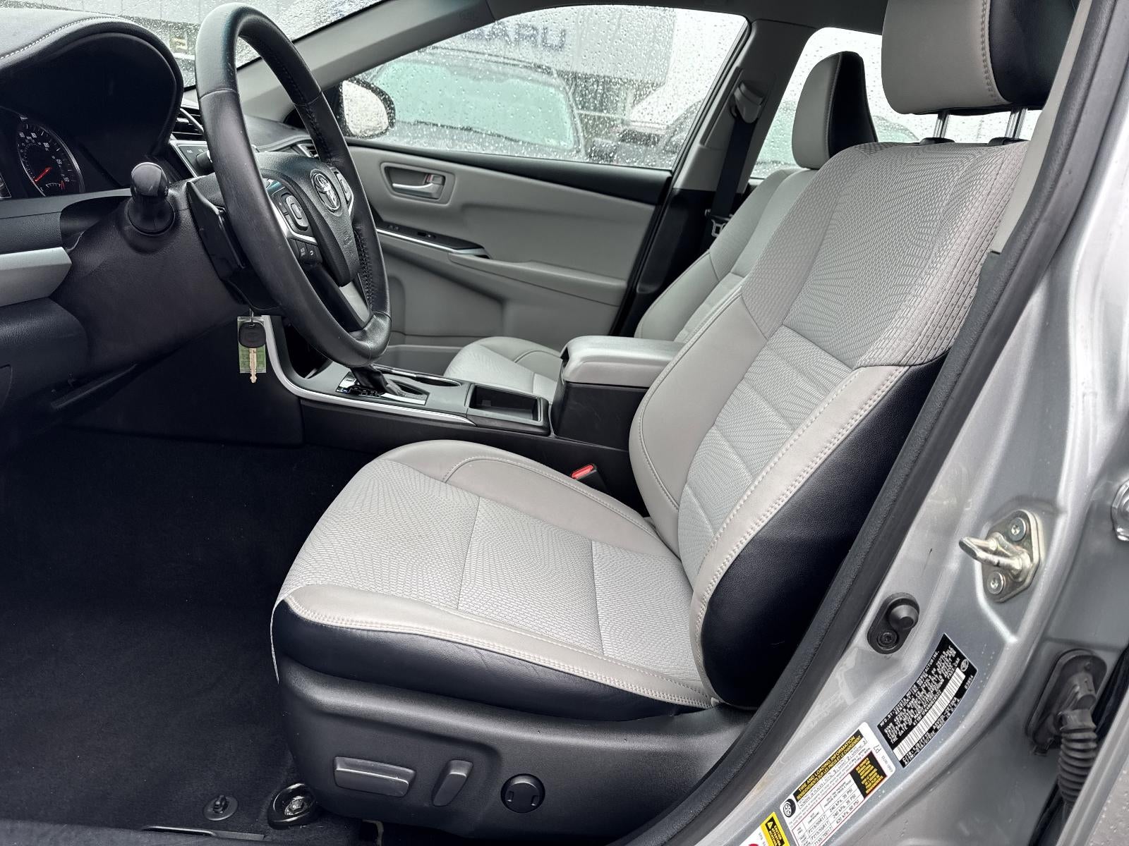 2017 Toyota Camry SE Auto (SE)