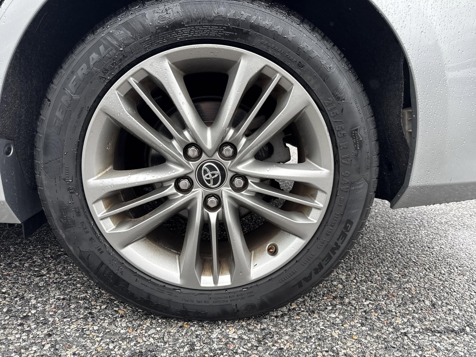 2017 Toyota Camry SE Auto (SE)