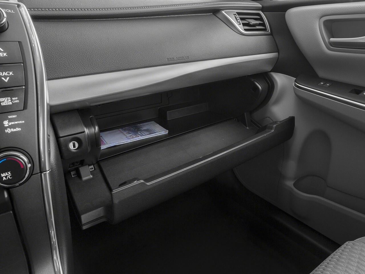 2017 Toyota Camry SE Auto (SE)