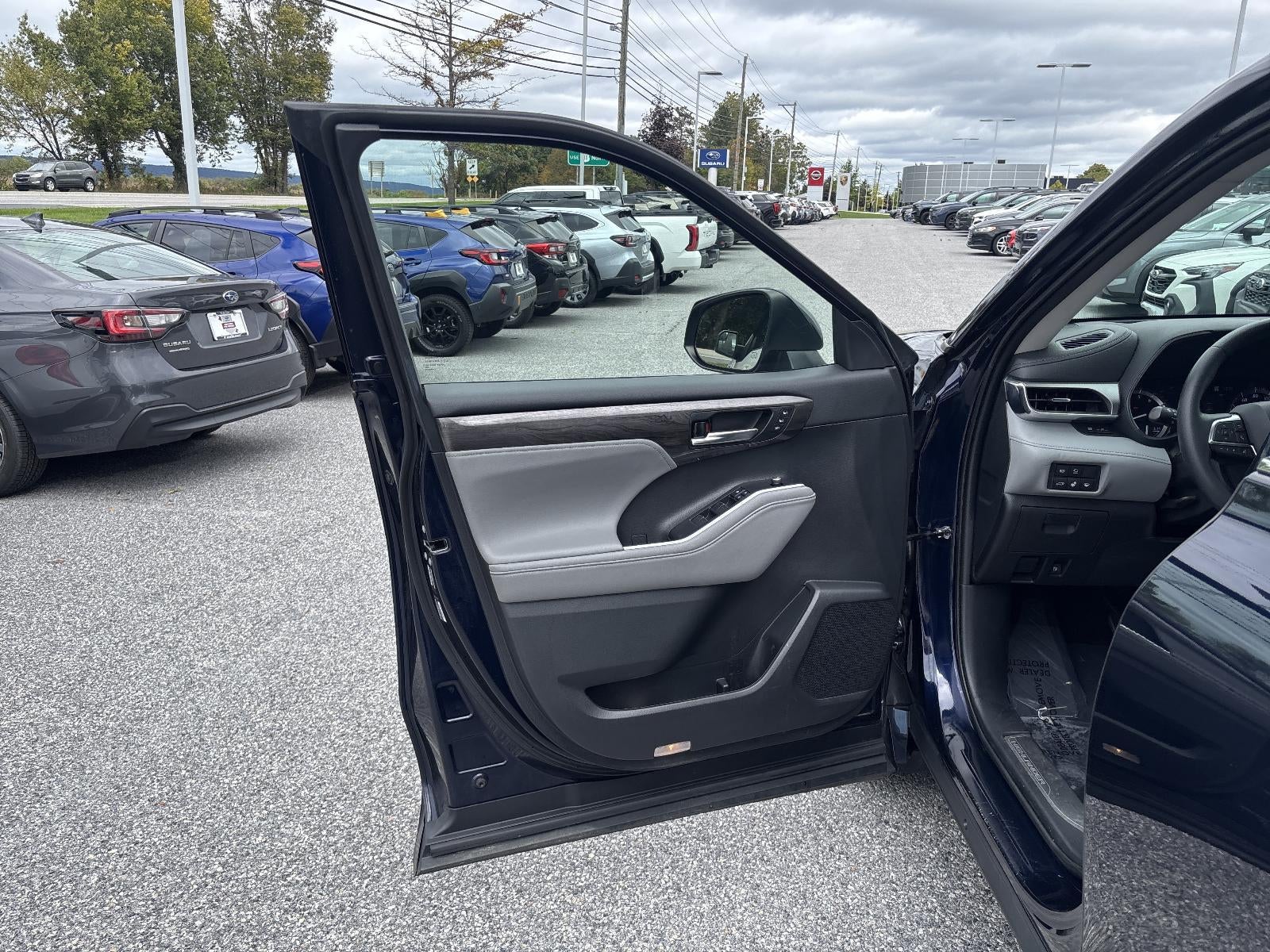 2021 Toyota Highlander Platinum AWD (Natl)