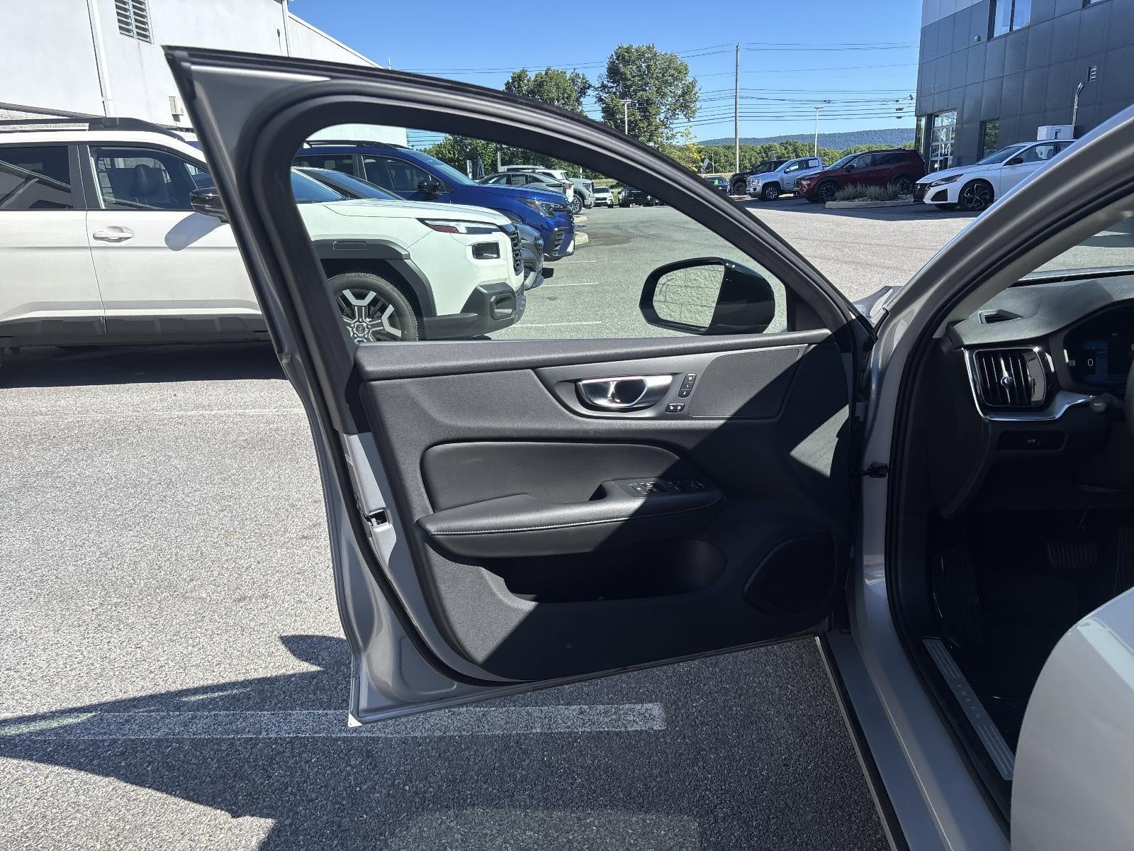2025 Volvo S60 B5 FWD Core