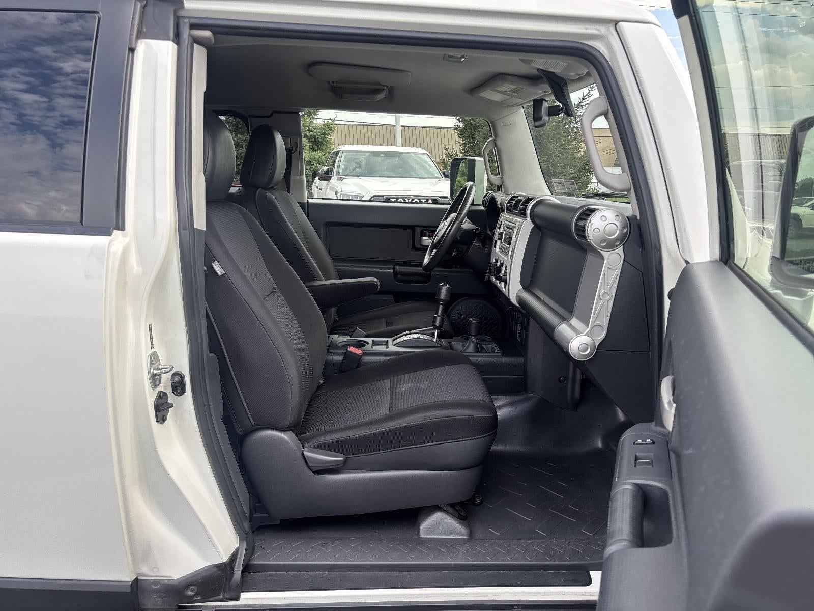2012 Toyota FJ Cruiser 4WD 4dr Auto (Natl)