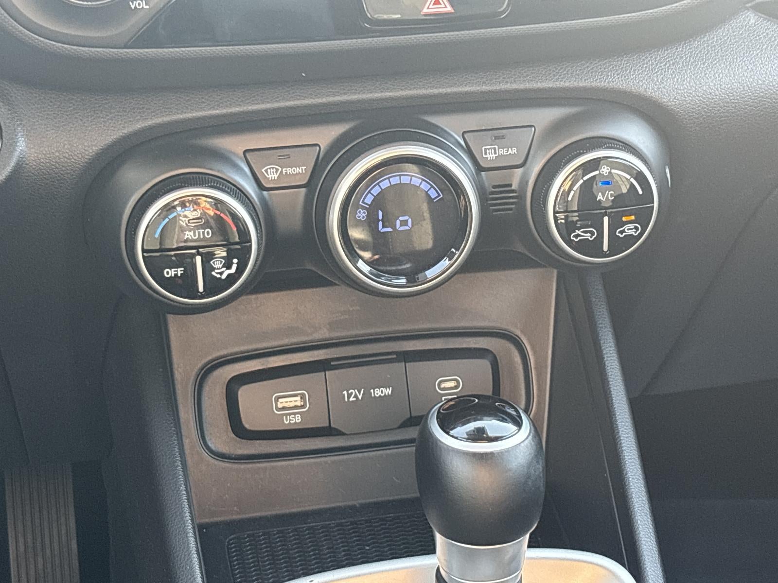 2025 Hyundai VENUE Limited IVT
