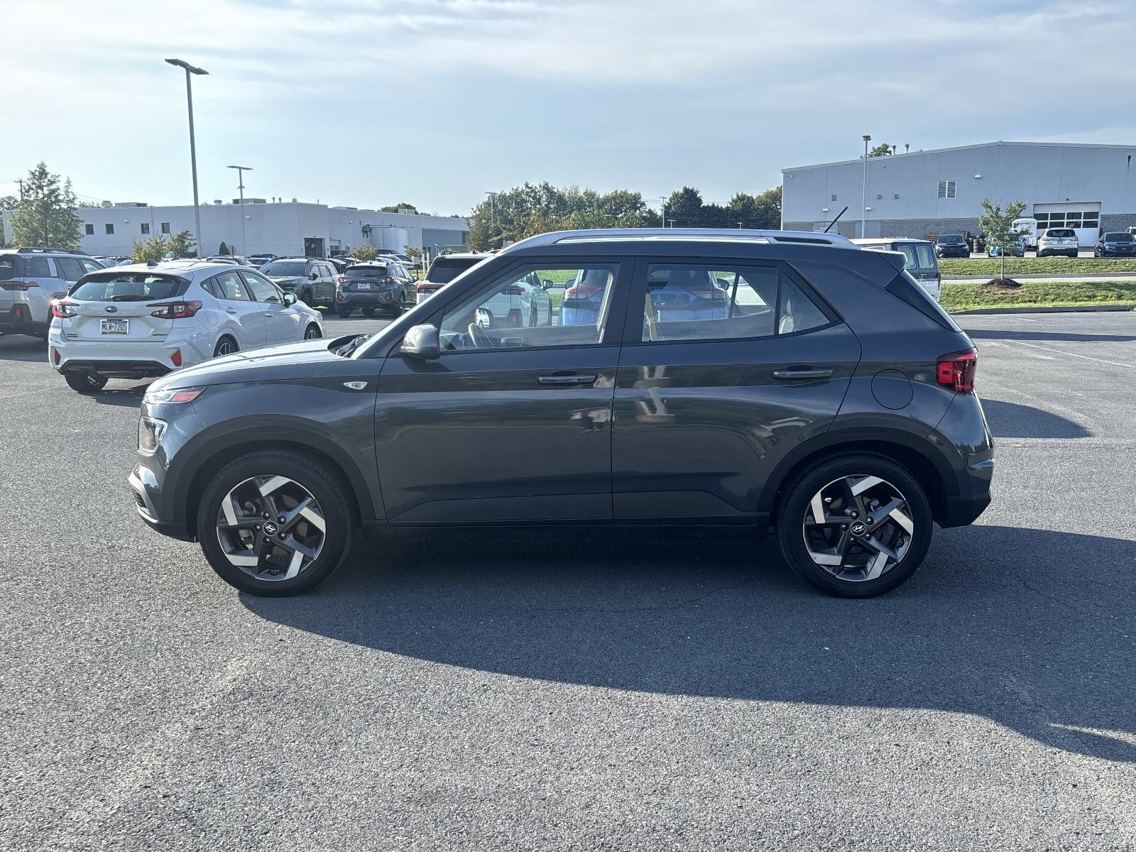 2025 Hyundai VENUE Limited IVT