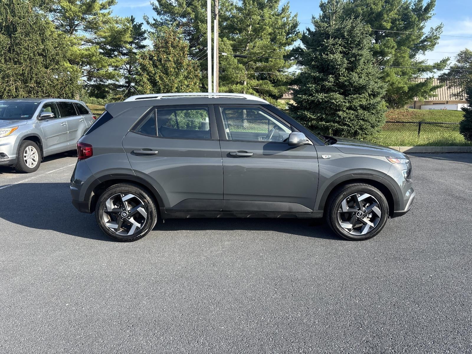 2025 Hyundai VENUE Limited IVT