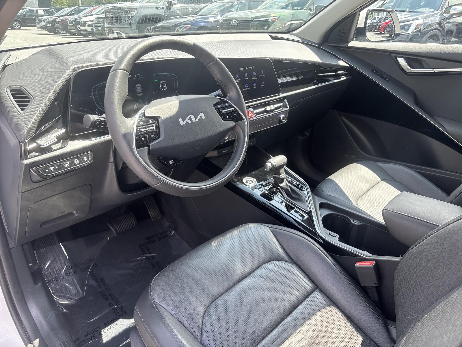 2025 Kia Niro SX FWD