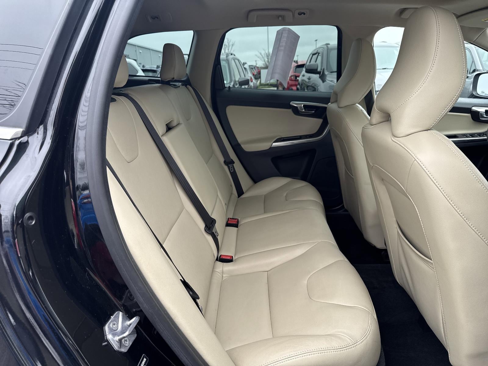 2016 Volvo XC60 AWD 4dr T6 Drive-E