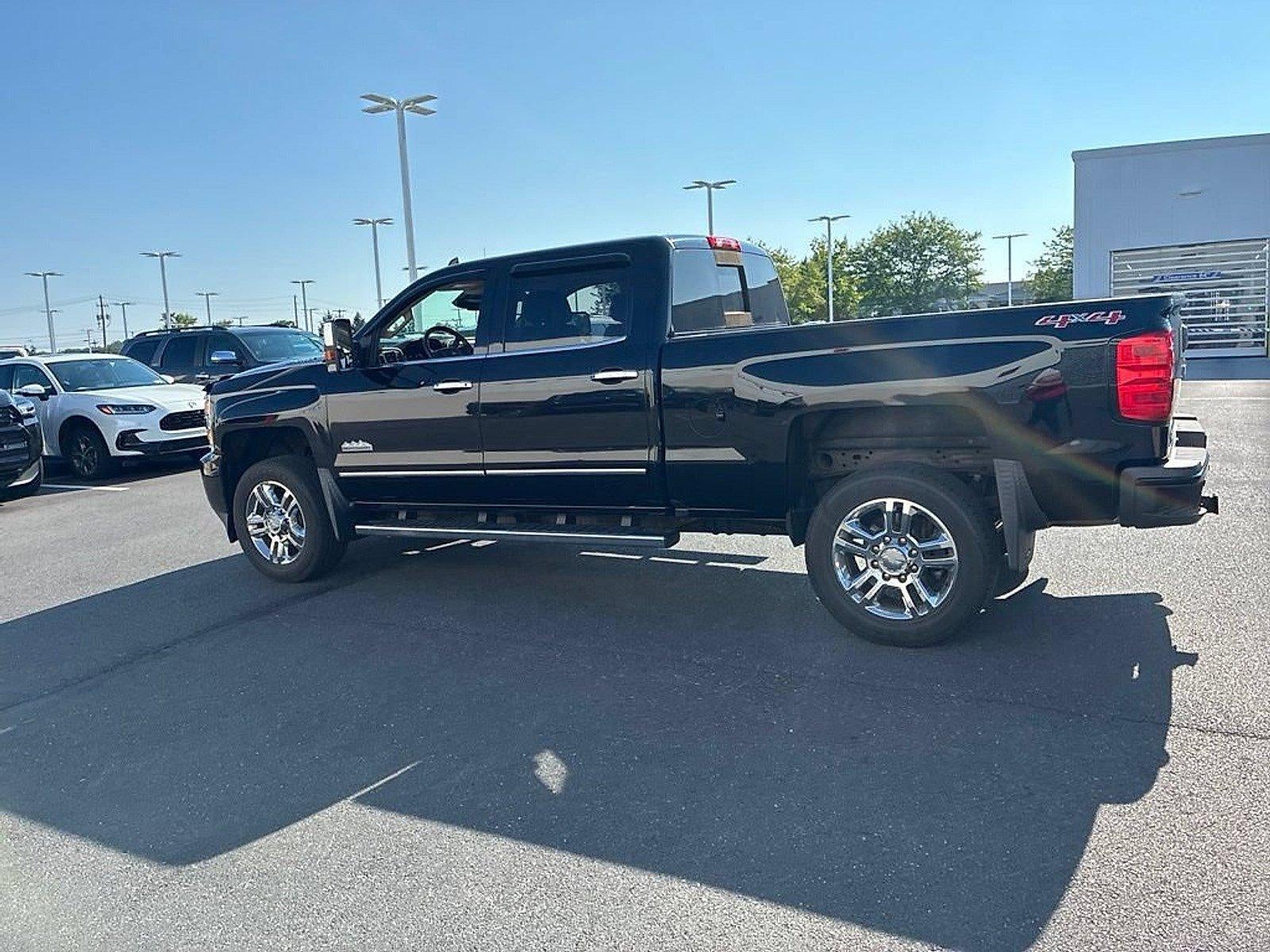 2016 Chevrolet Silverado 2500 HD Crew Cab Standard Box 4-Wheel Drive High Country