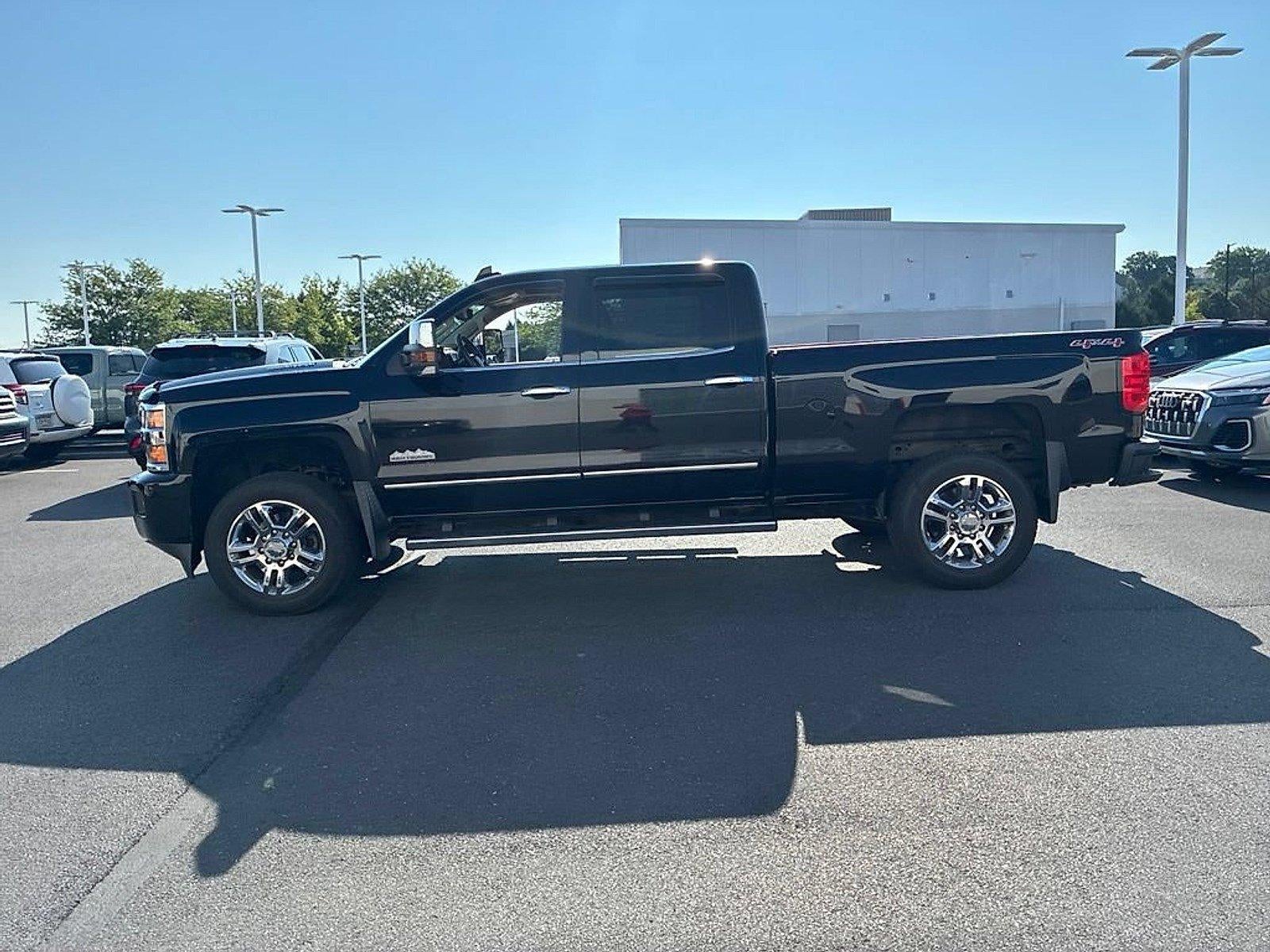 2016 Chevrolet Silverado 2500 HD Crew Cab Standard Box 4-Wheel Drive High Country