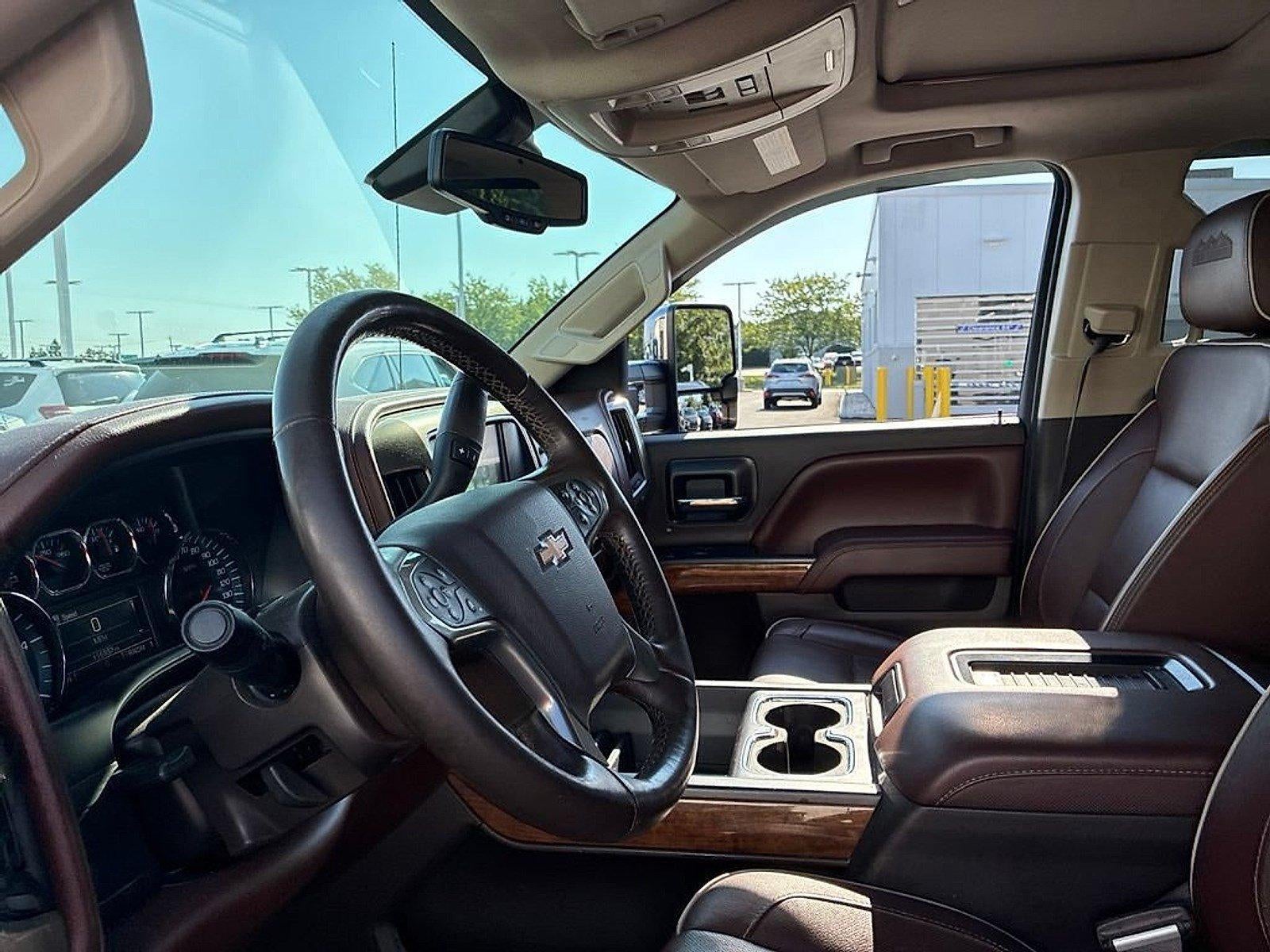 2016 Chevrolet Silverado 2500 HD Crew Cab Standard Box 4-Wheel Drive High Country