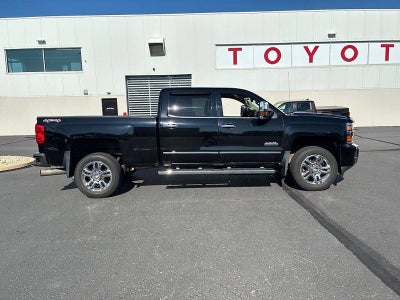 2016 Chevrolet Silverado 2500 HD Crew Cab Standard Box 4-Wheel Drive High Country