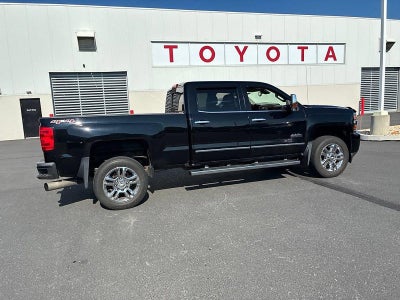2016 Chevrolet Silverado 2500 HD Crew Cab Standard Box 4-Wheel Drive High Country