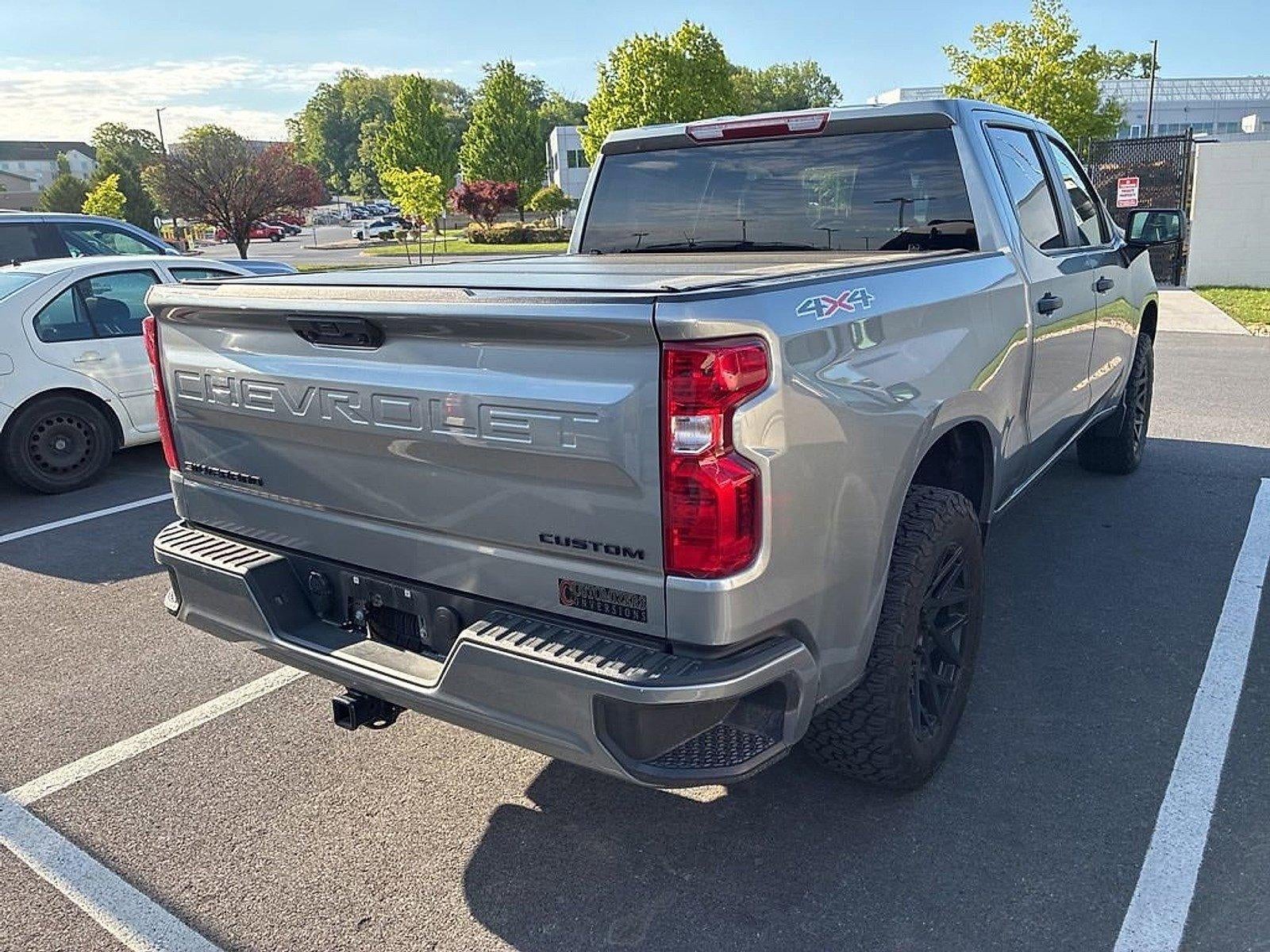 2023 Chevrolet Silverado 1500 Crew Cab Short Box 4-Wheel Drive Custom