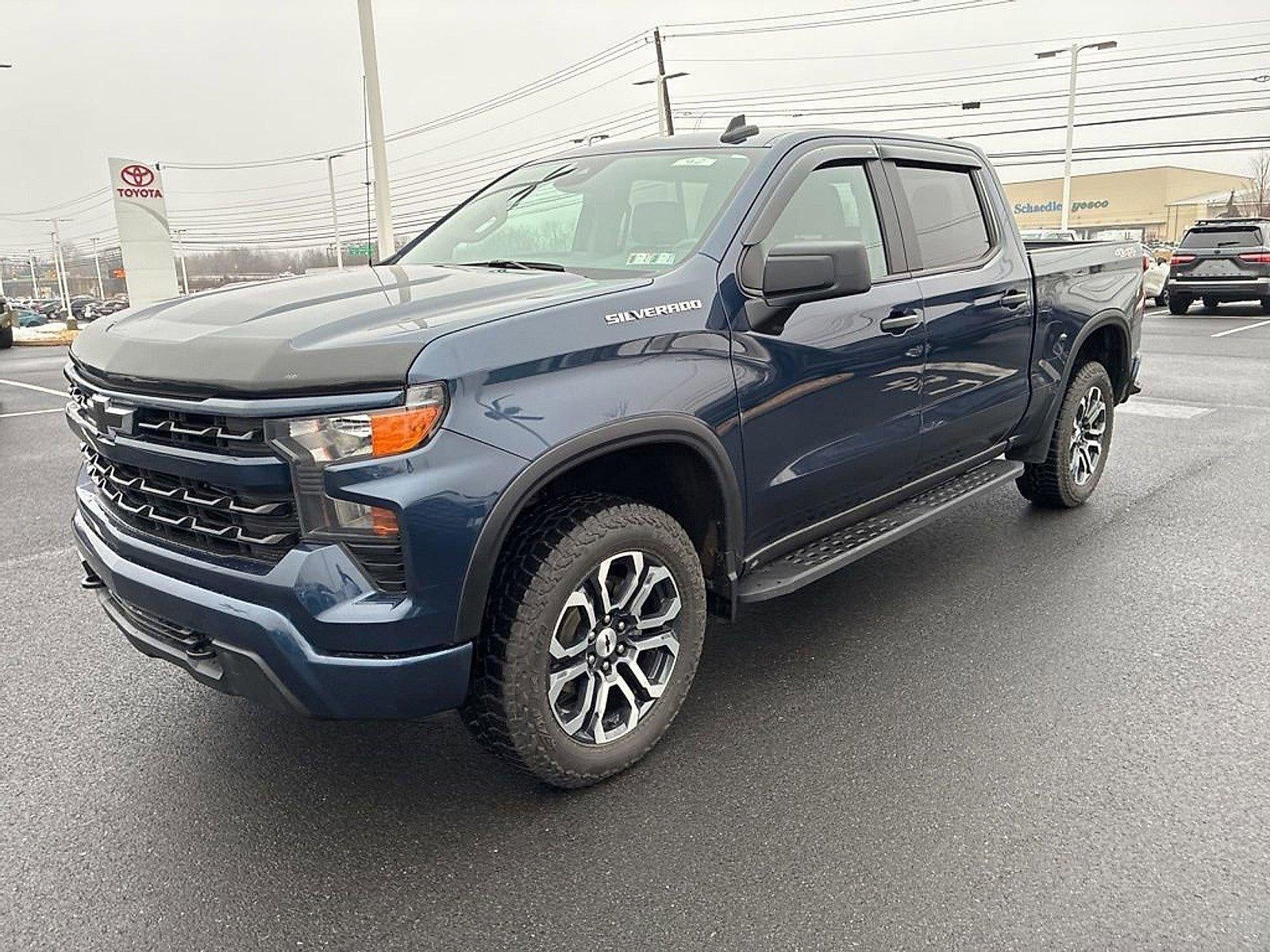 2022 Chevrolet Silverado 1500 Crew Cab Short Box 4-Wheel Drive Custom
