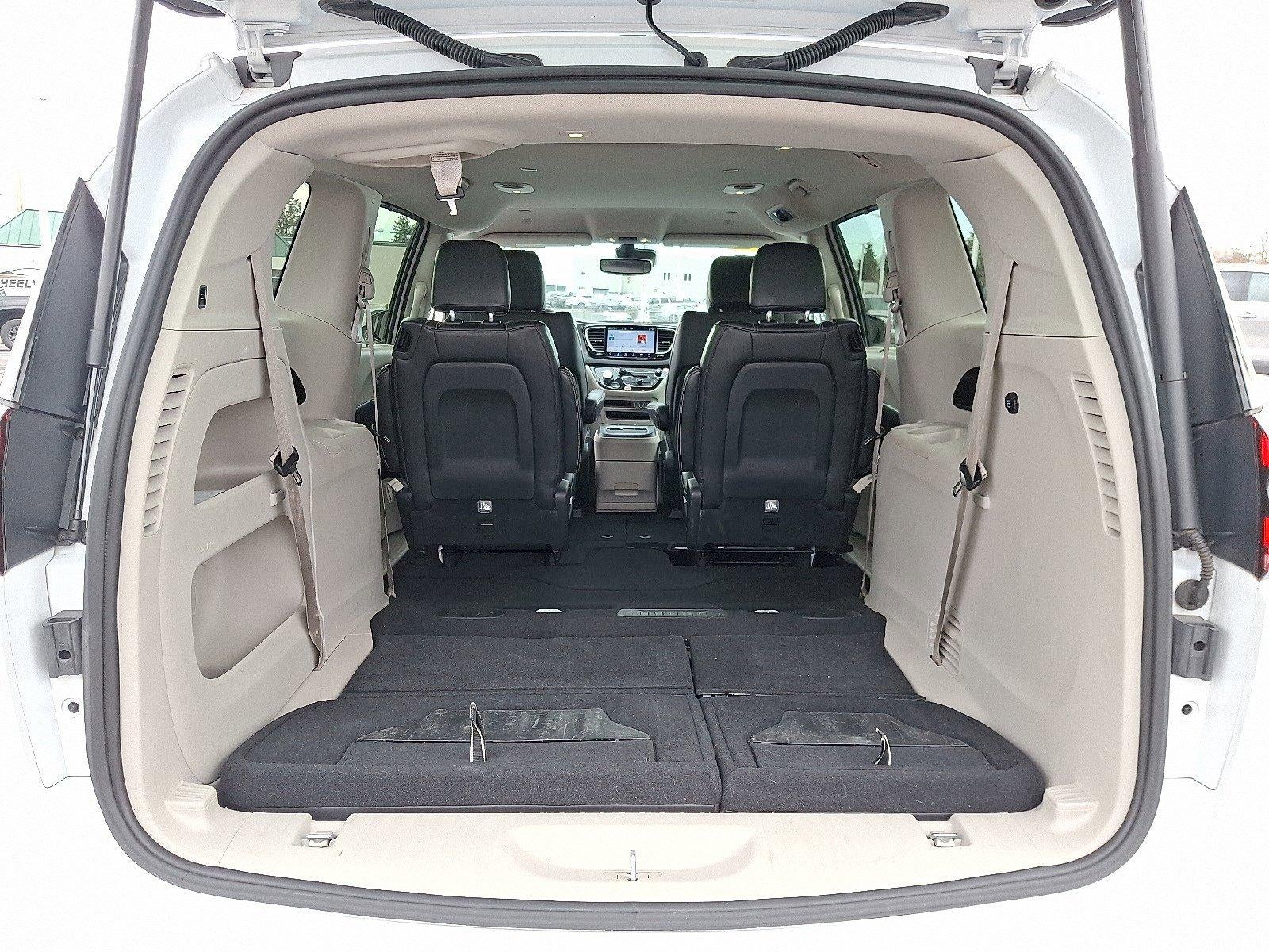 2024 Chrysler Pacifica Touring L FWD