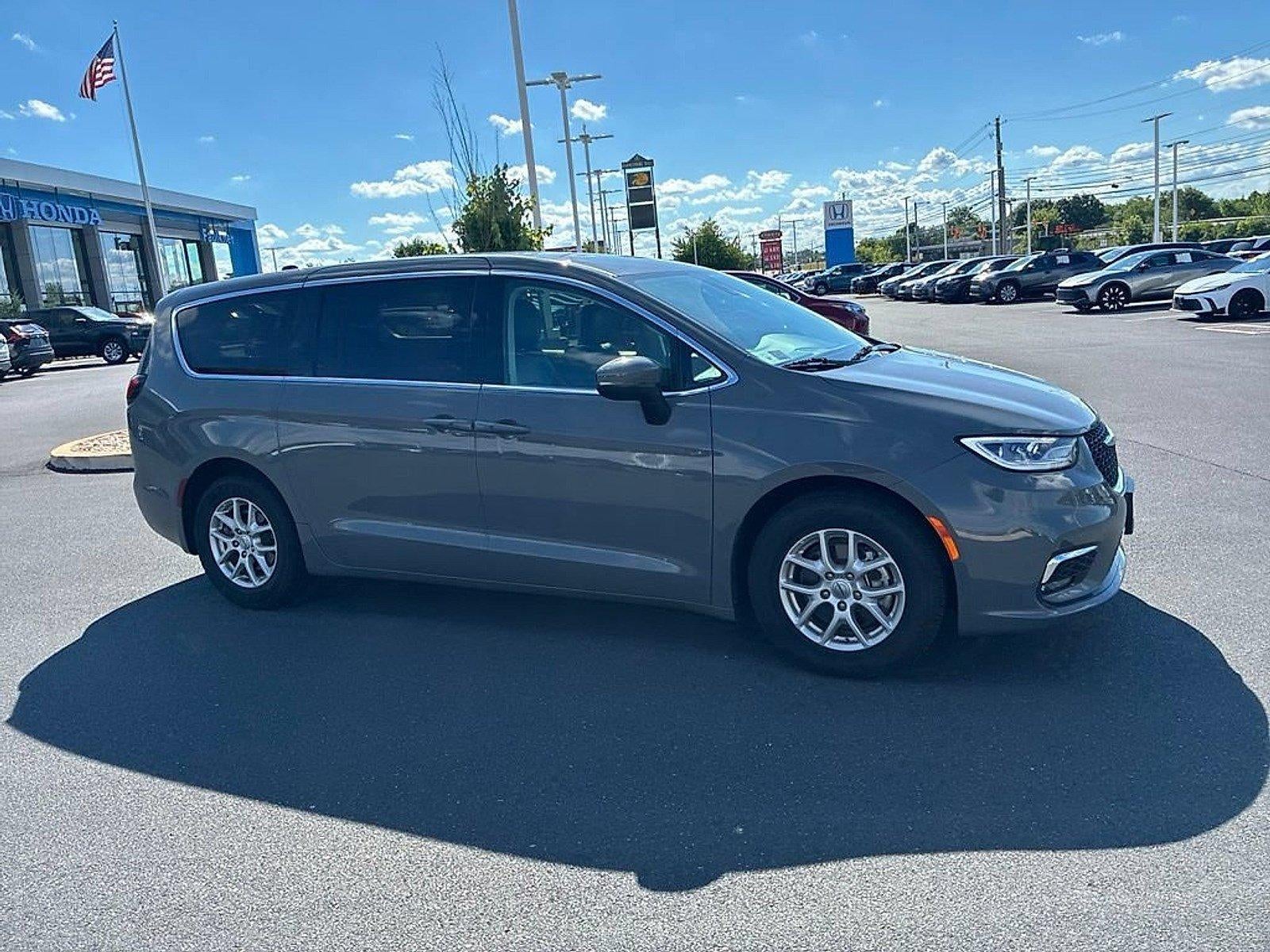 2023 Chrysler Pacifica Touring L FWD