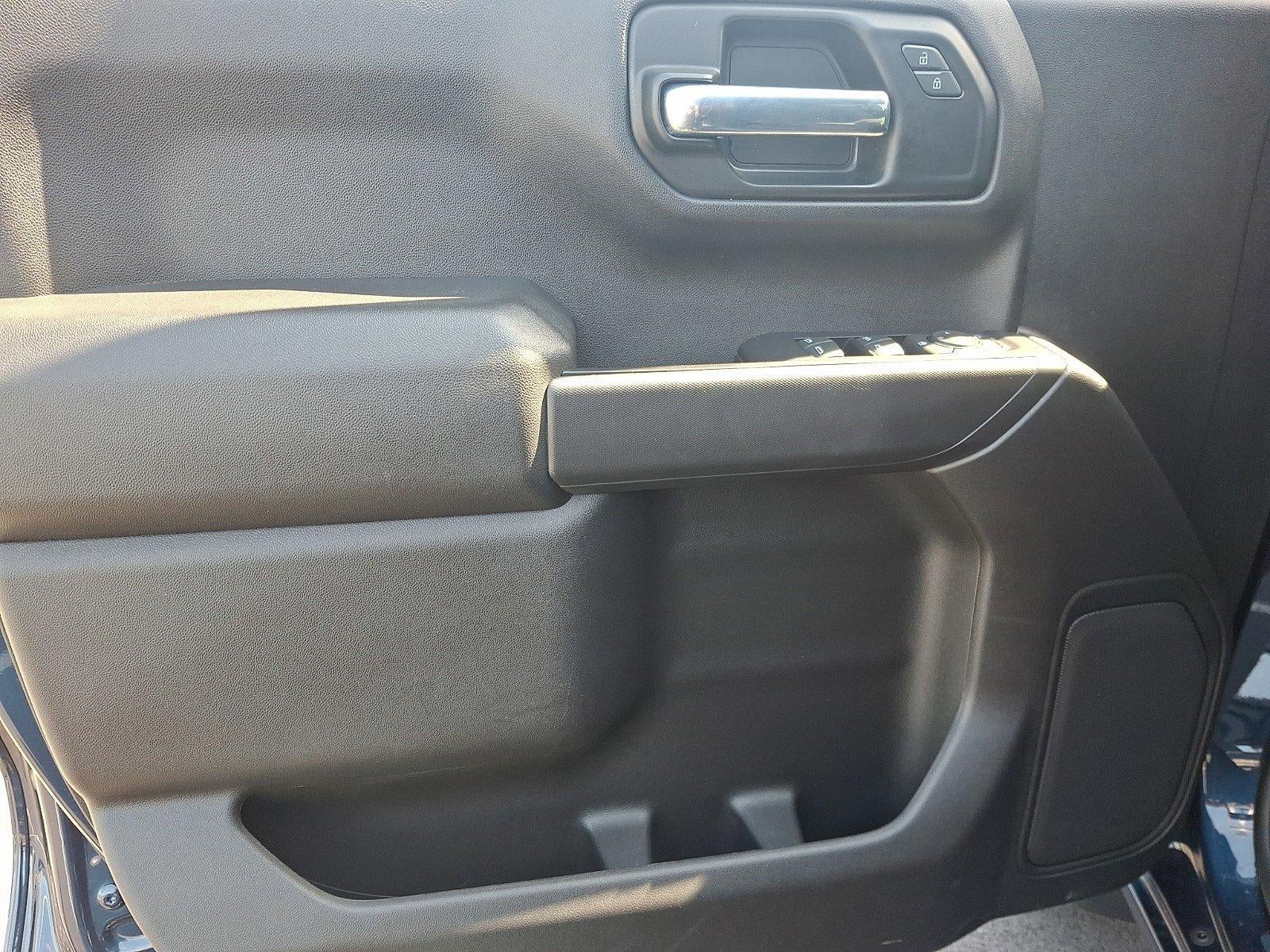2021 Chevrolet Silverado 1500 Crew Cab Short Box 4-Wheel Drive Custom