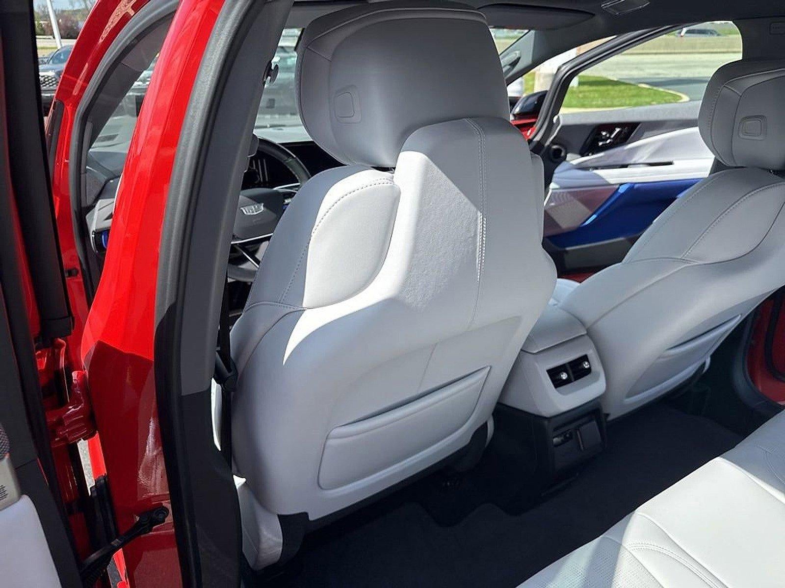 2025 Cadillac OPTIQ AWD 4dr Sport w/1SH