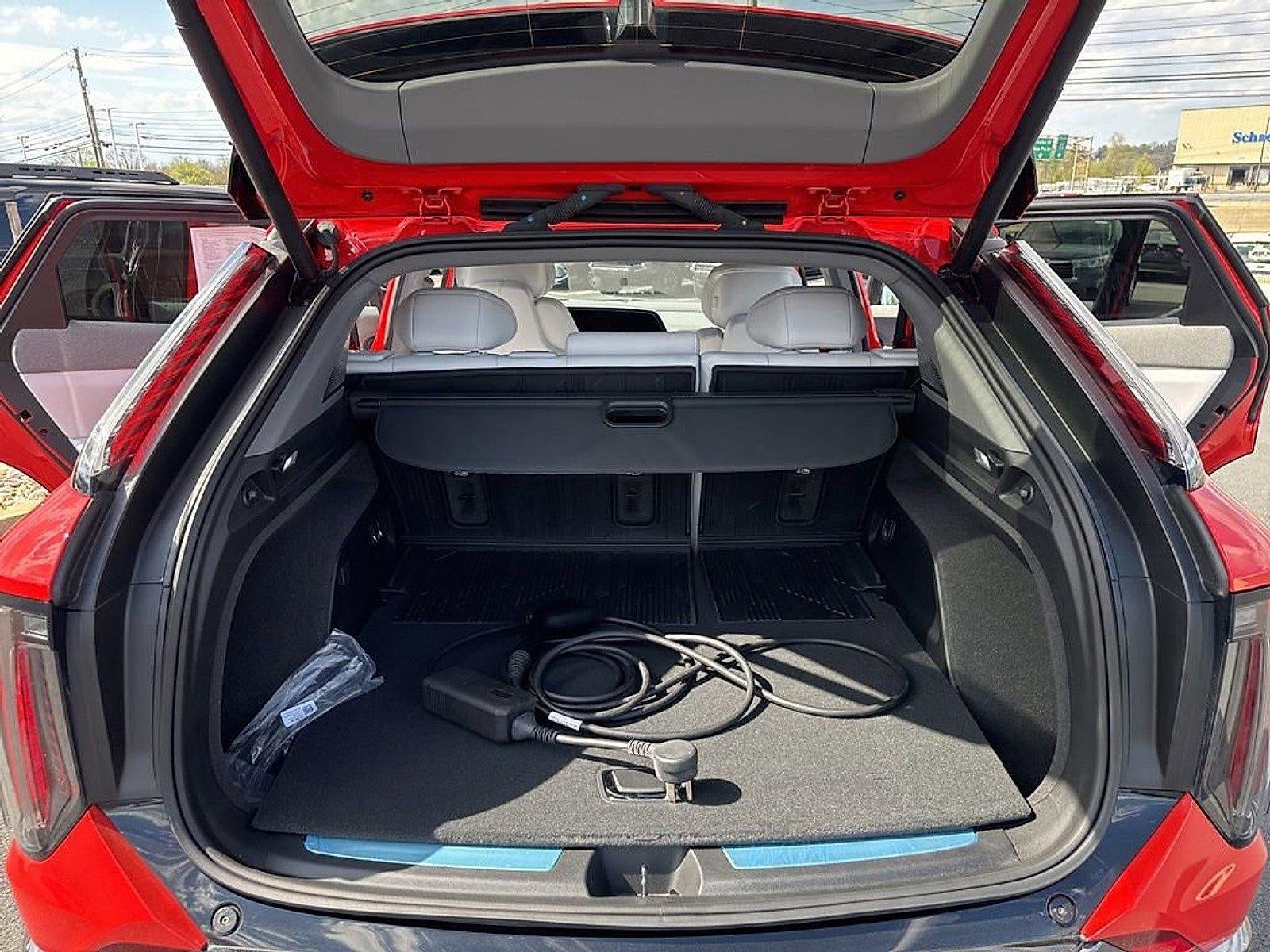 2025 Cadillac OPTIQ AWD 4dr Sport w/1SH