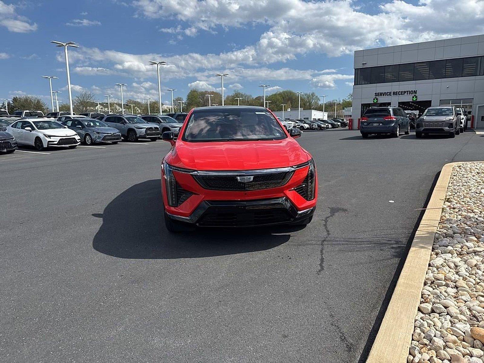 2025 Cadillac OPTIQ AWD 4dr Sport w/1SH