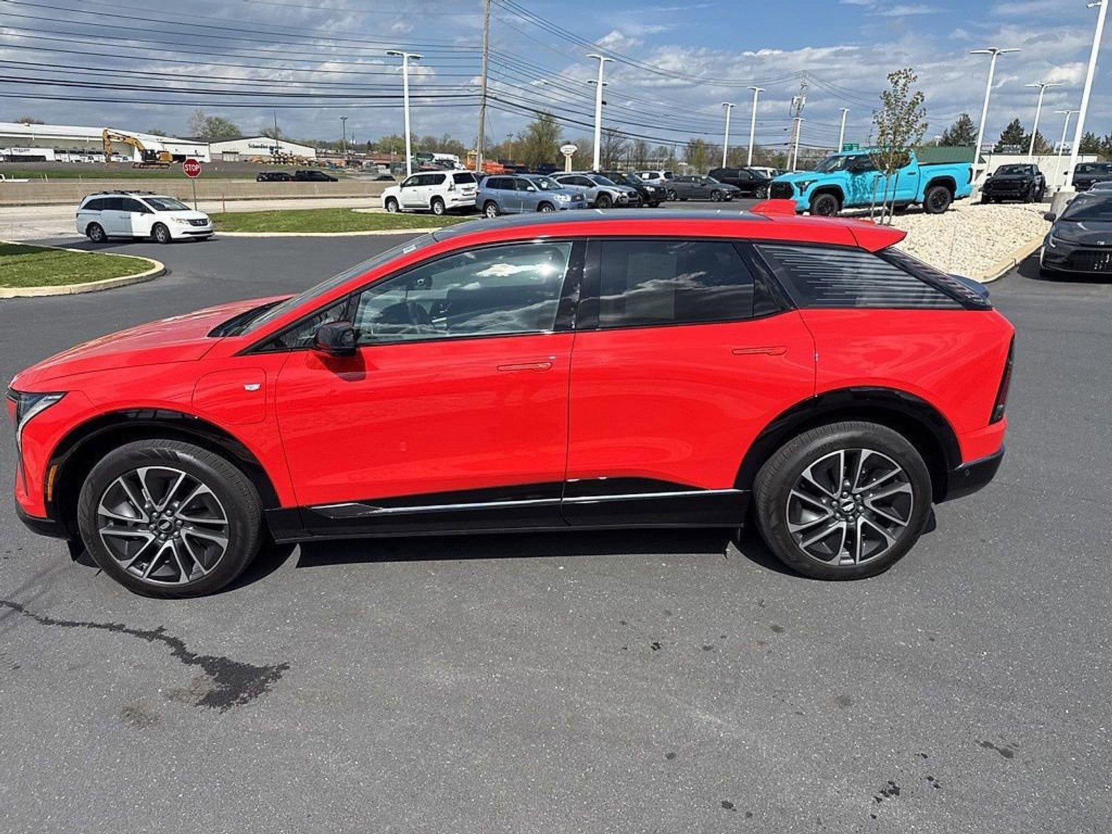 2025 Cadillac OPTIQ AWD 4dr Sport w/1SH