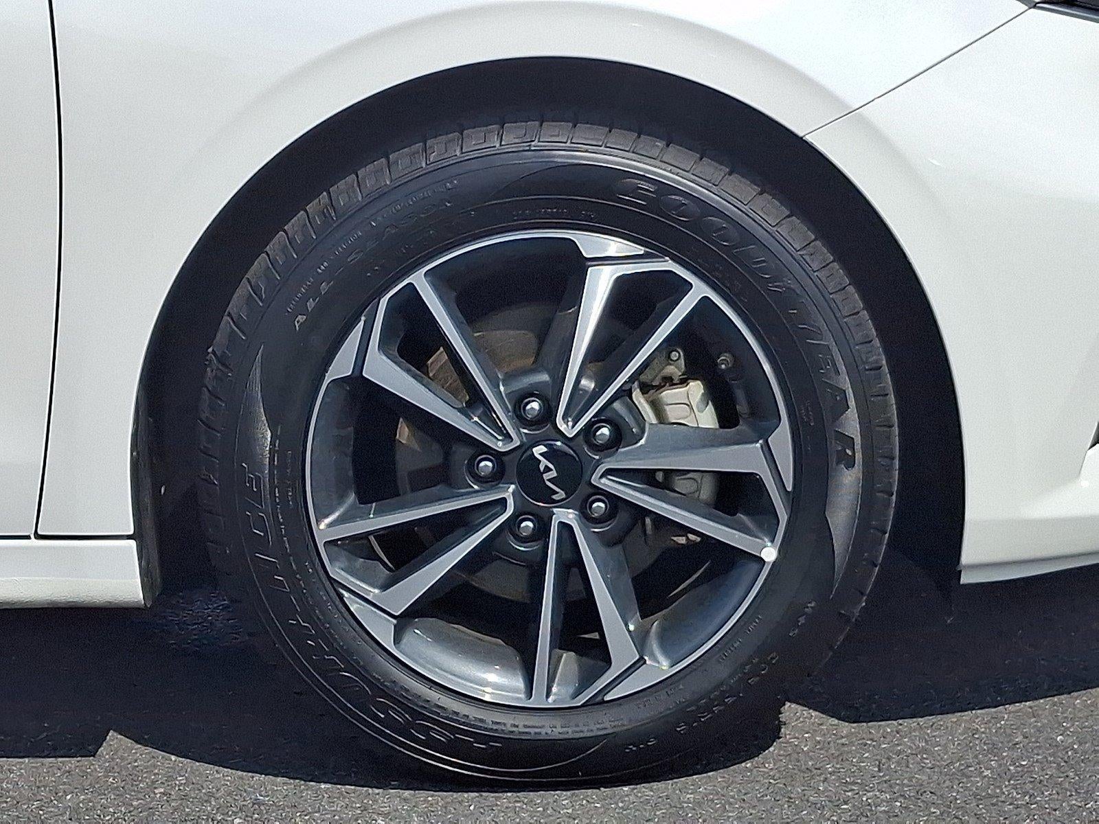 2024 Kia Forte LXS IVT