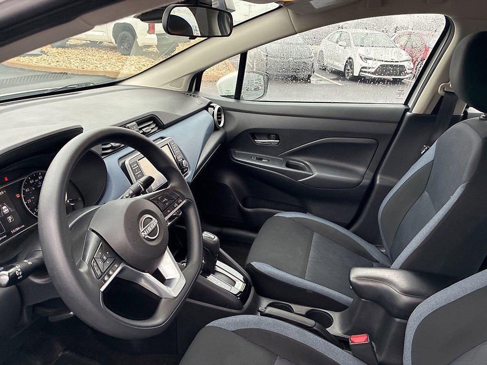 2023 Nissan Versa SV CVT