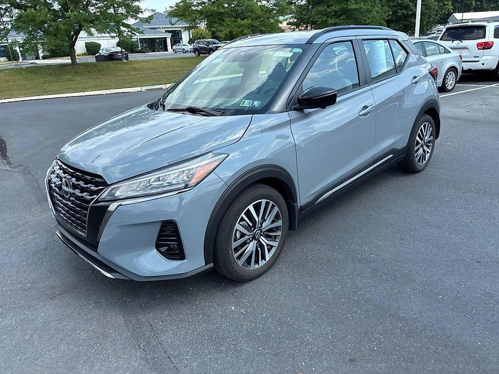 2023 Nissan Kicks SR FWD