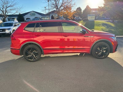 2024 Volkswagen Tiguan 2.0T SE R-Line Black
