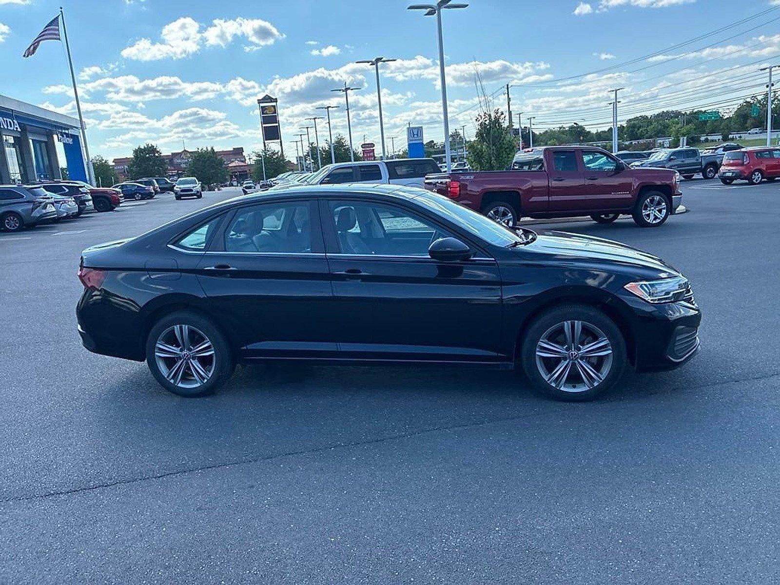 2024 Volkswagen Jetta SE Auto