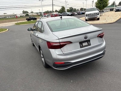 2024 Volkswagen Jetta SE Auto