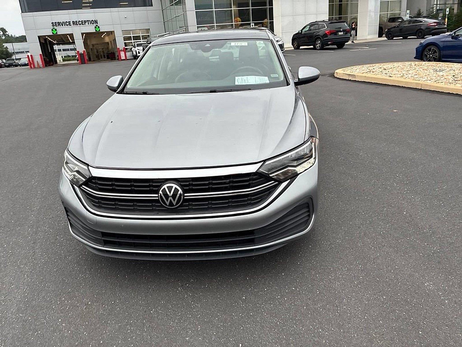 2024 Volkswagen Jetta SE Auto