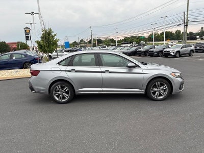 2024 Volkswagen Jetta SE Auto