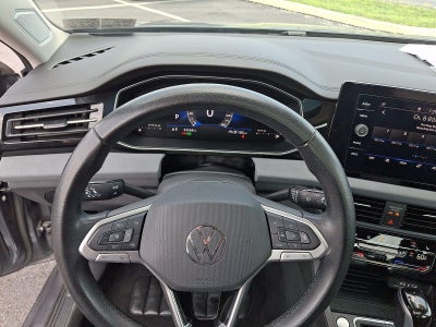 2025 Volkswagen Jetta SE Auto