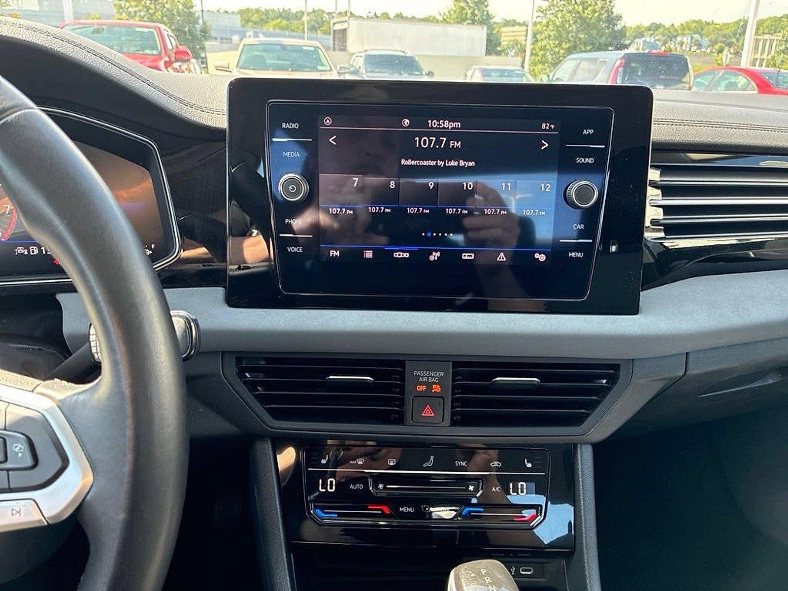 2025 Volkswagen Jetta SE Auto