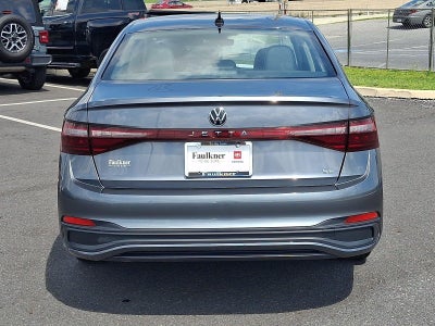 2025 Volkswagen Jetta SE Auto