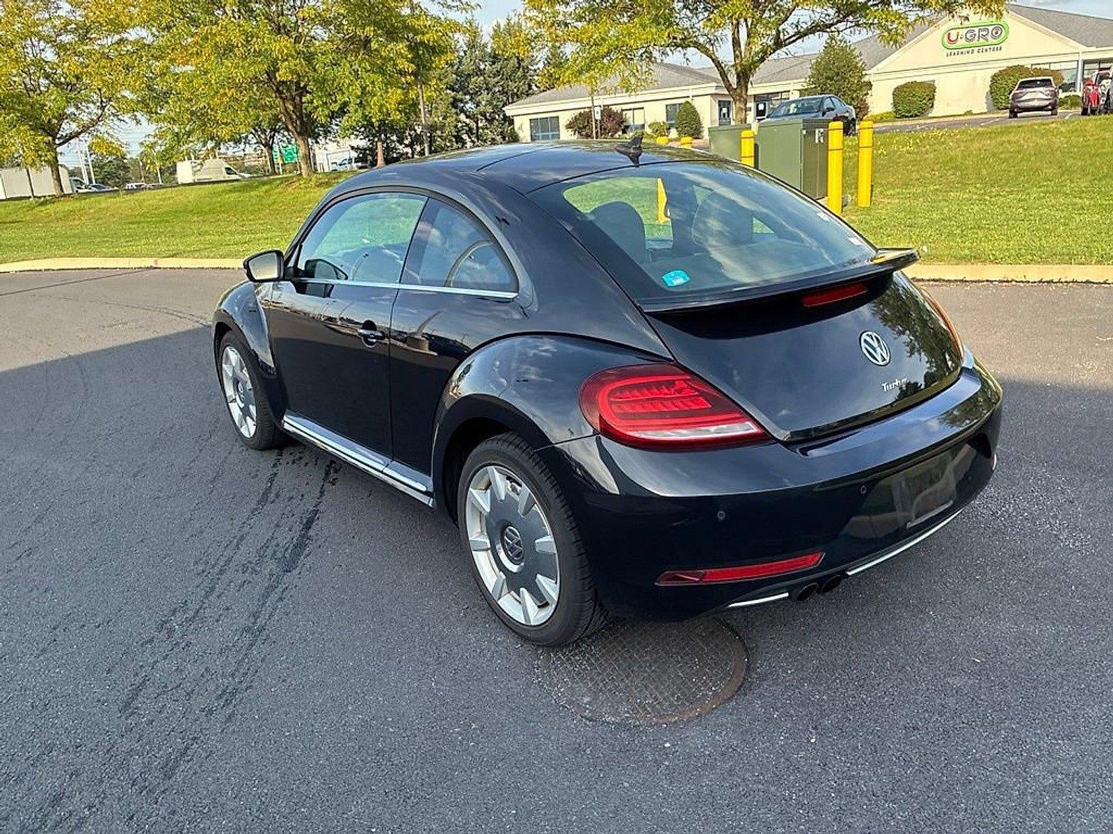 2019 Volkswagen Beetle SE Auto