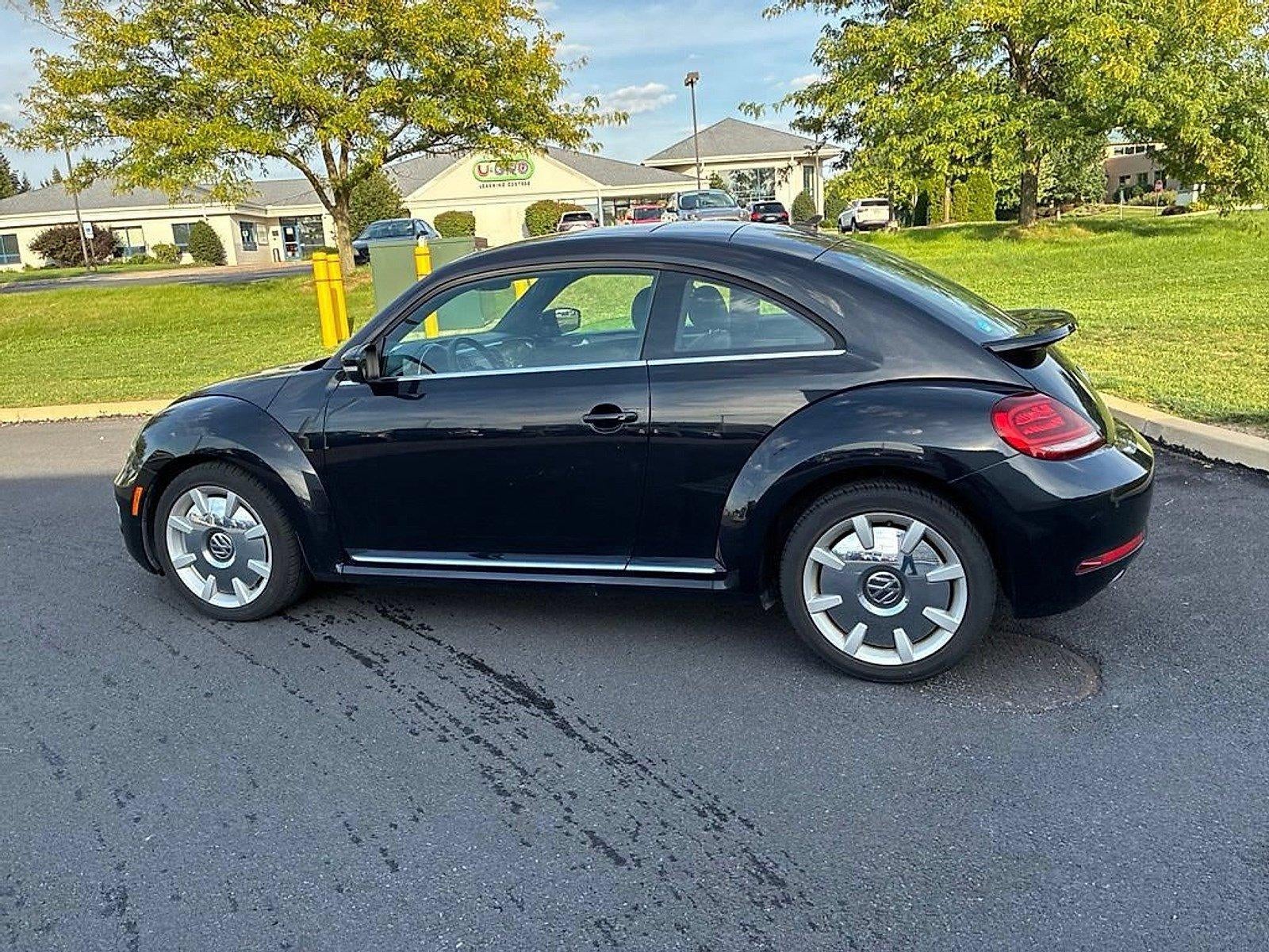 2019 Volkswagen Beetle SE Auto
