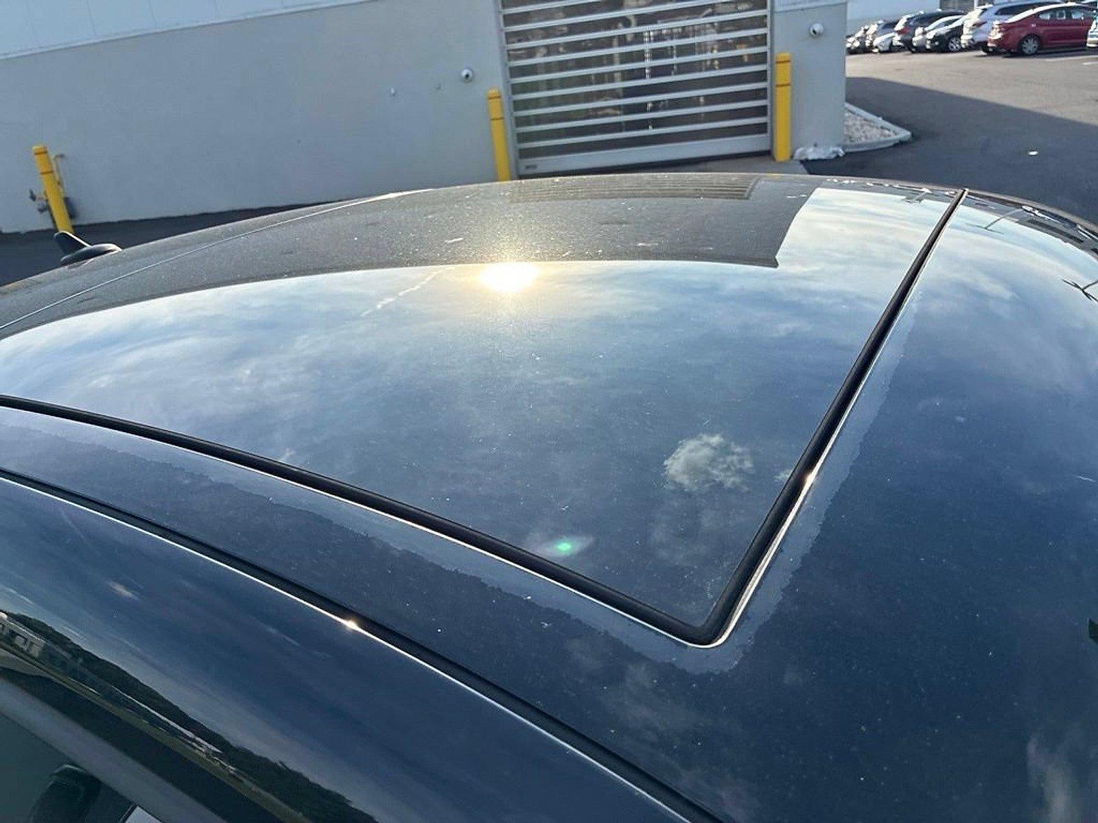 2019 Volkswagen Beetle SE Auto