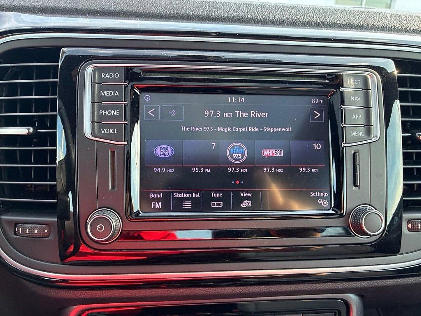 2019 Volkswagen Beetle SE Auto
