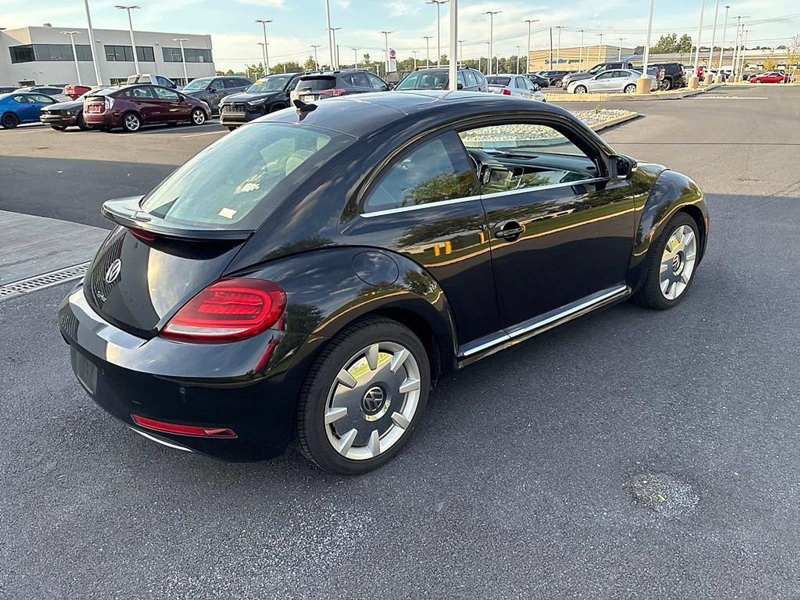 2019 Volkswagen Beetle SE Auto
