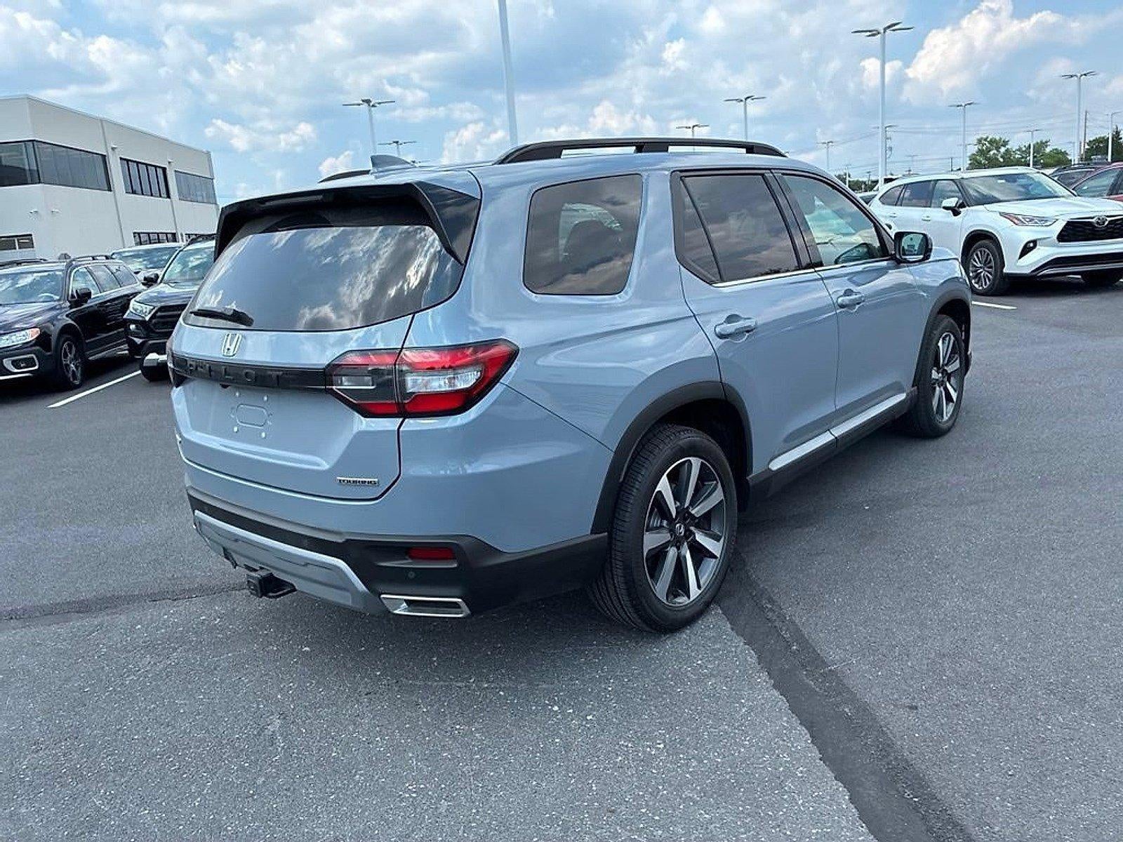 2025 Honda Pilot Touring AWD