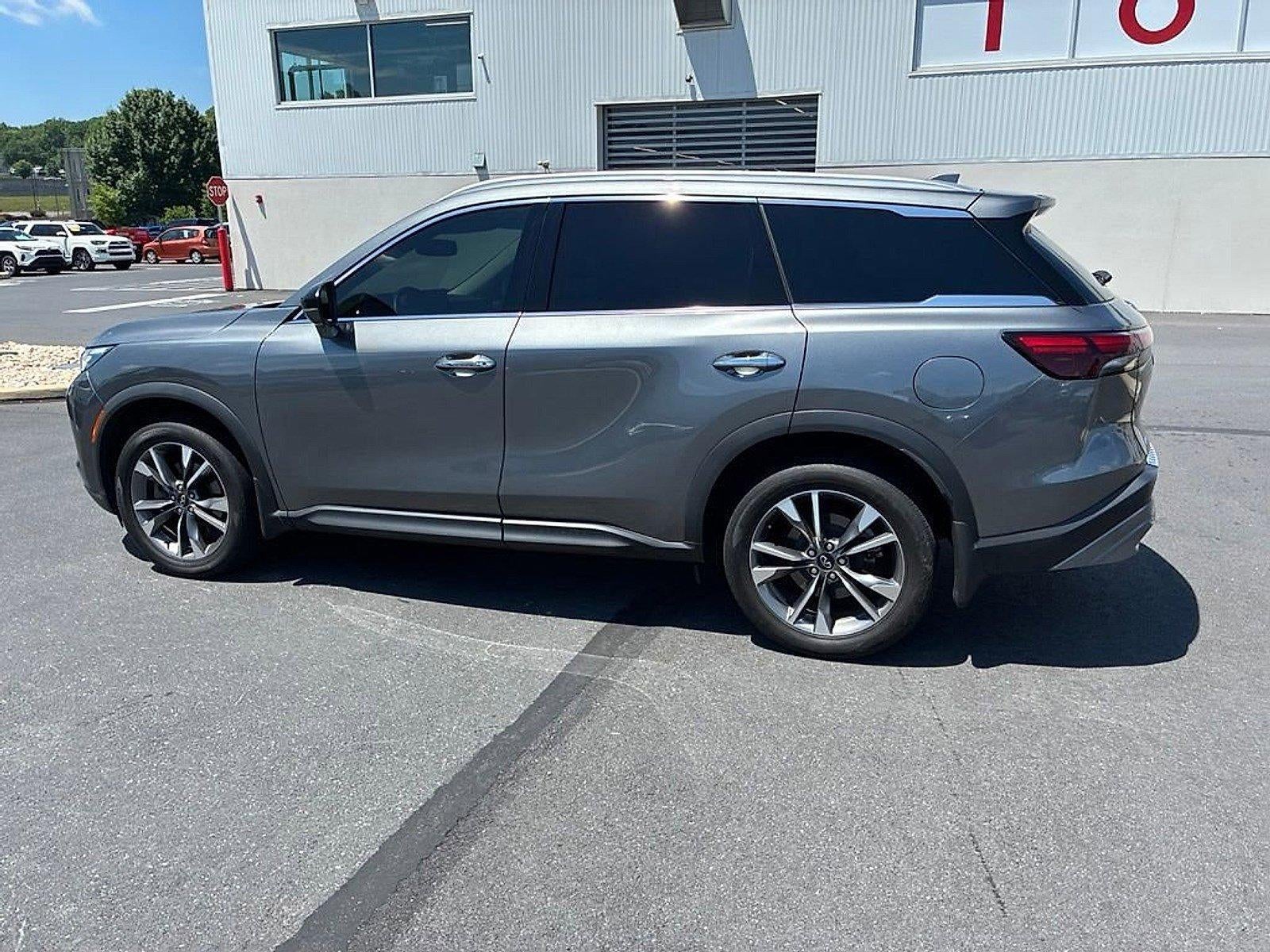 2022 INFINITI QX60 LUXE AWD